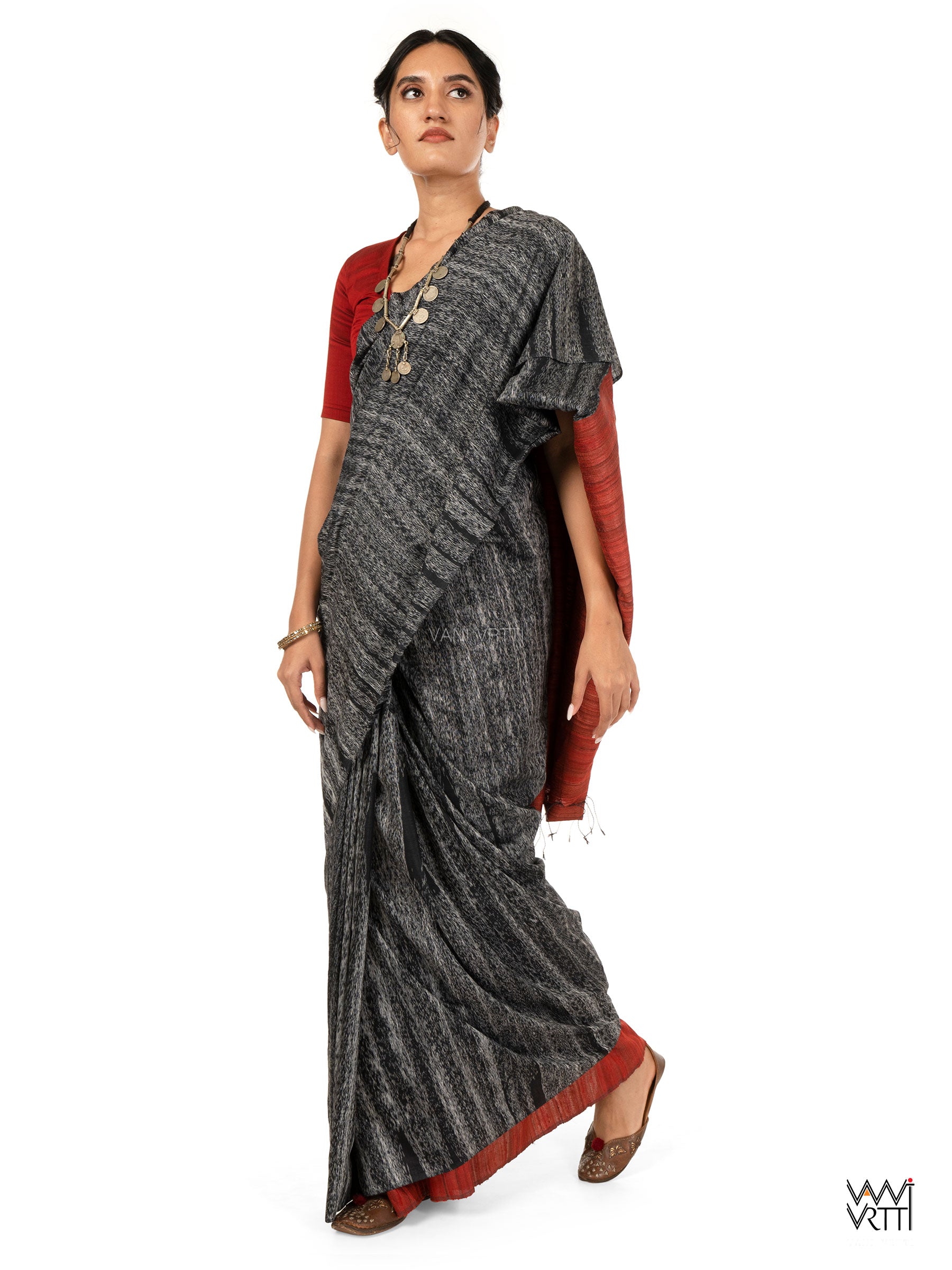 Black Red Abrash Ikat Handspun Tussar Bamboo Silk Saree