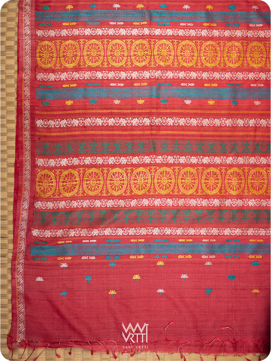 Double pallu of pink red Konark saree with handwoven lotus flowers