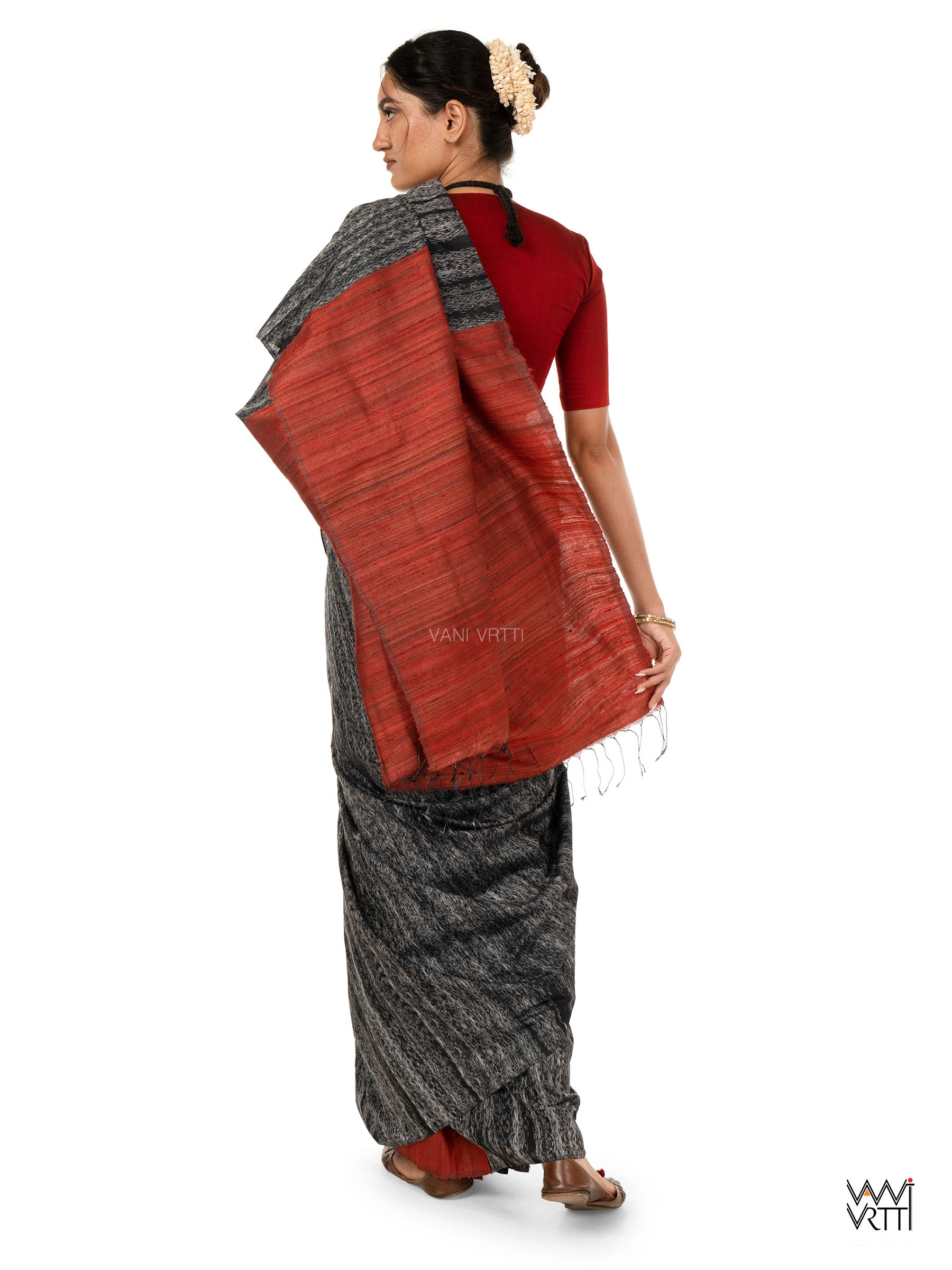 Black Red Abrash Ikat Handspun Tussar Bamboo Silk Saree