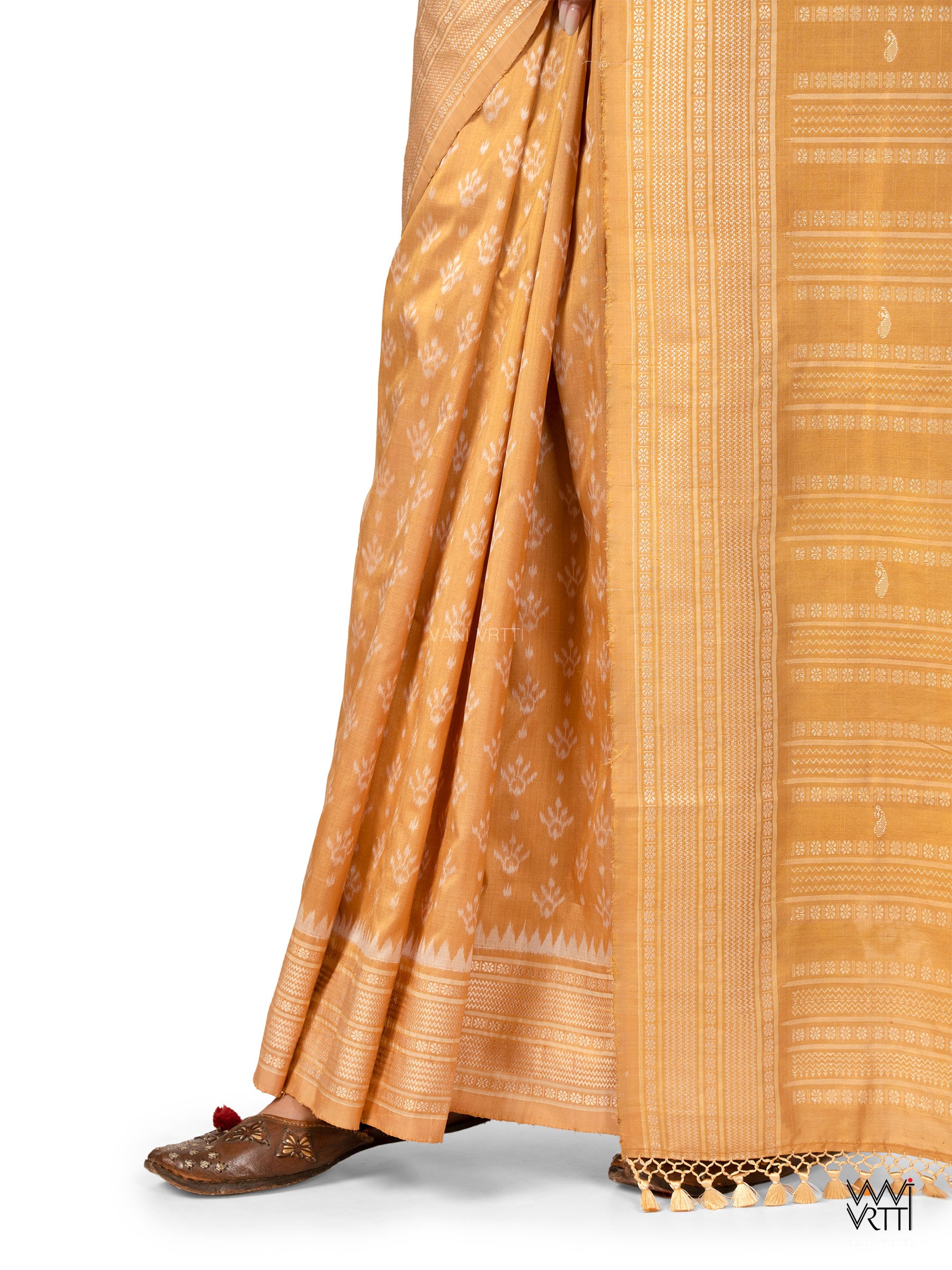 Details more than 165 chandan colour saree best