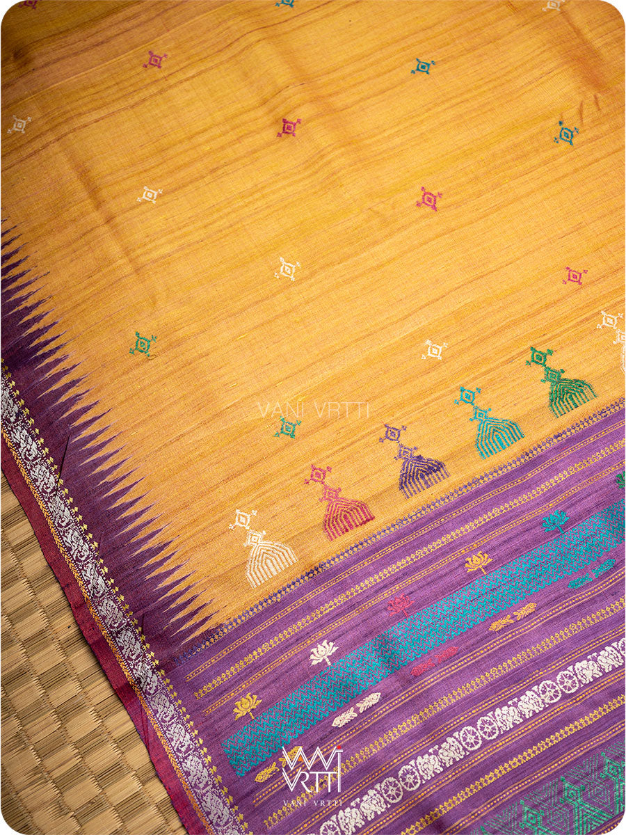 Close up of body showing Konark temple motifs and buttis on handspun tussar silk