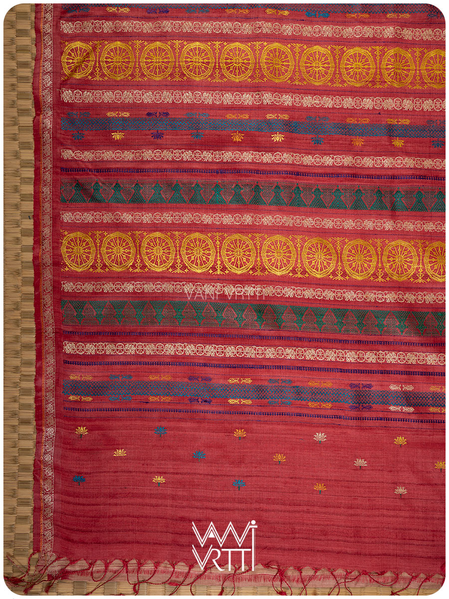 Pallu with lotus flowers and Airavata border on peach red saree