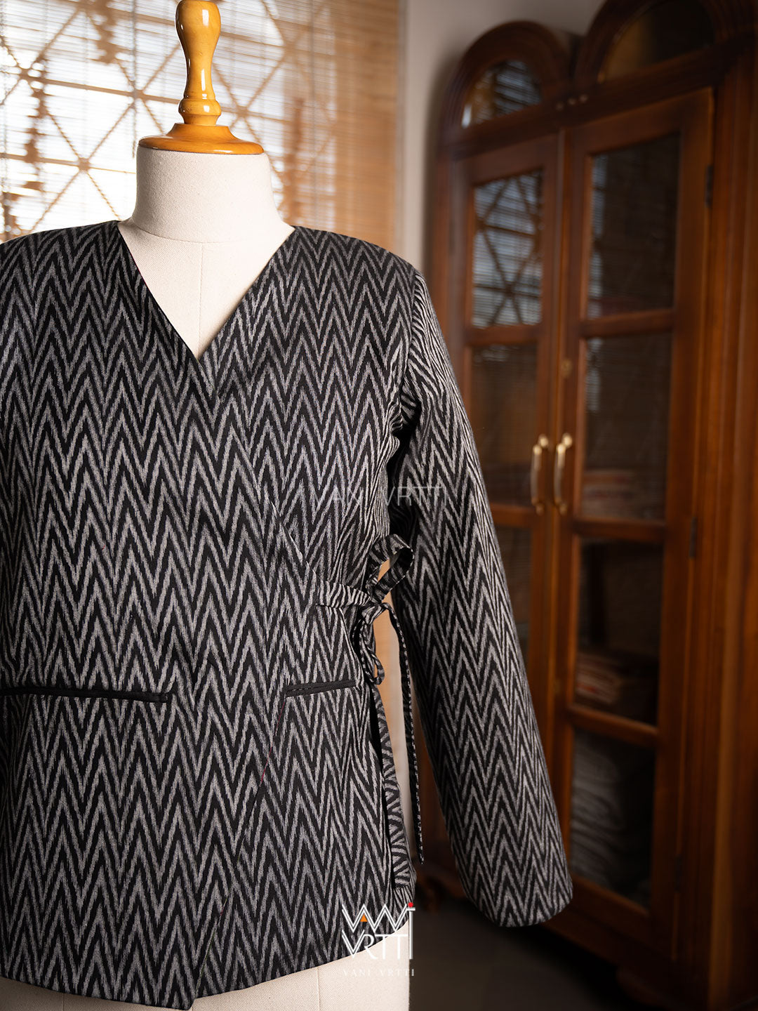 Black Lotus Parrot  Reversible Zig Zag Ikat Overlap Waist Length Jacket